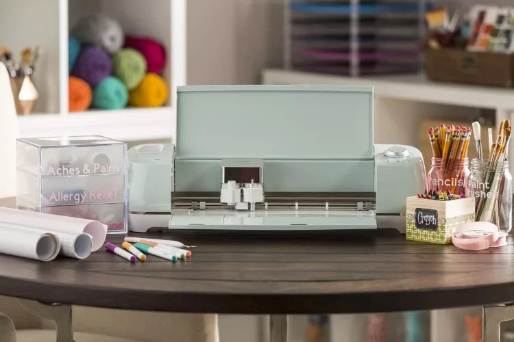 13 Amazing Cricut Vinyl Project Ideas