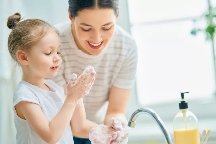7 Best Antibacterial Soaps Available in the Market