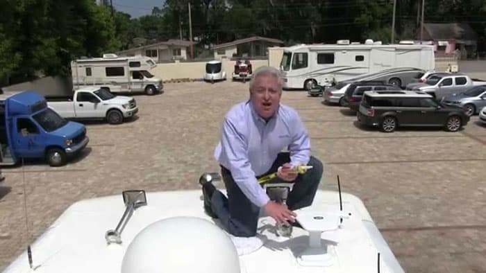 Hook-Up-TV-to-RV-Antenna